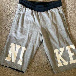 Nike Athletic Reversible Shorts Black and Gray Men’s L